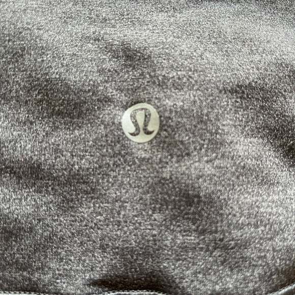 20% OFF 2+ BUNDLES! Lululemon Leggings. Charcoal. Size 6 - Picture 2 of 11